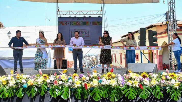 Noticiero Panorama Queretano Era Edici N Del Festival De Las Flores