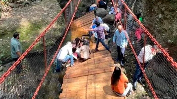 Cae puente colgante en Cuernavaca durante reinauguración 7 puente colgante