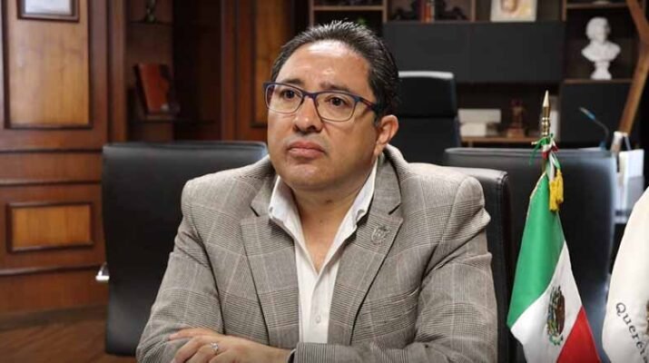 Separan a funcionarios por inadecuado ejercicio de cargo público 2 Separan