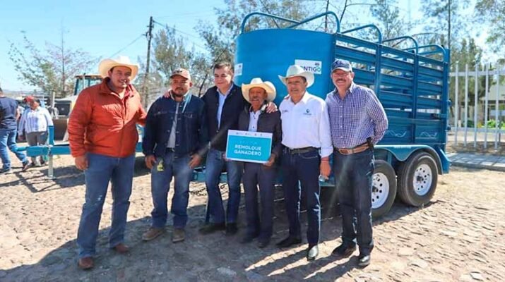 Entrega SEDEA apoyos en Tequisquiapan 2 Tequisquiapan