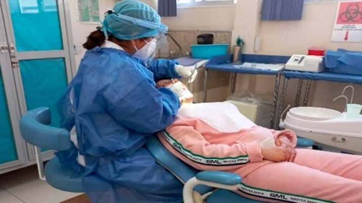 Reconocen a odontólogas y odontólogos en su día 21 odontólogas