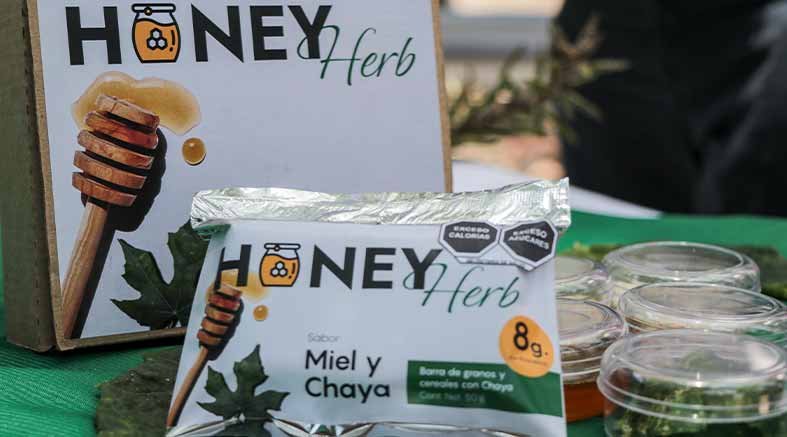 Innovan estudiantes UAQ con productos alimenticios 2 Innovan estudiantes