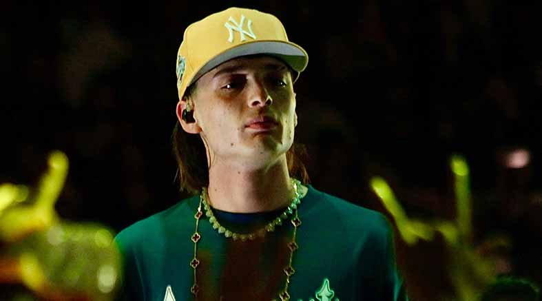 Niño se quita la vida tras castigo de sus padres por escuchar a Peso Pluma 2 vida