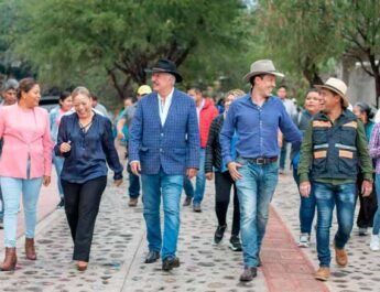 Enrique Vega entrega