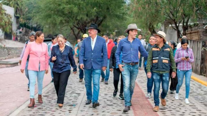 Enrique Vega entrega