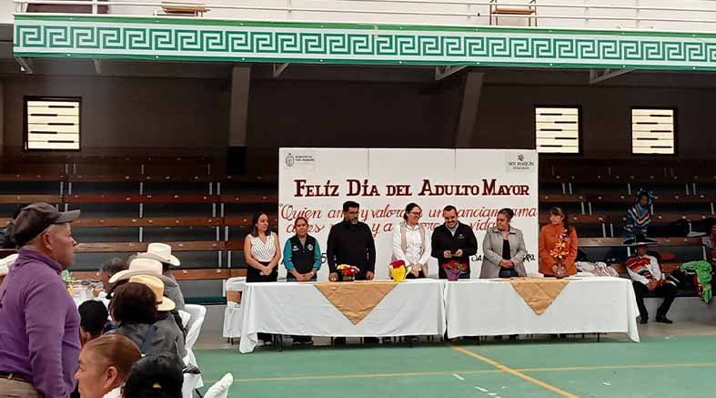 Festejan al abuelo a lo grande 2 abuelo