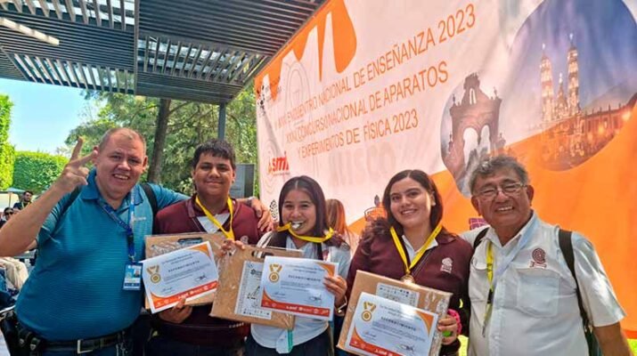 Sobresalen estudiantes del COBAQ en Concurso de Aparatos 12 Aparatos