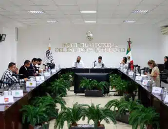 Aprueba Comisión