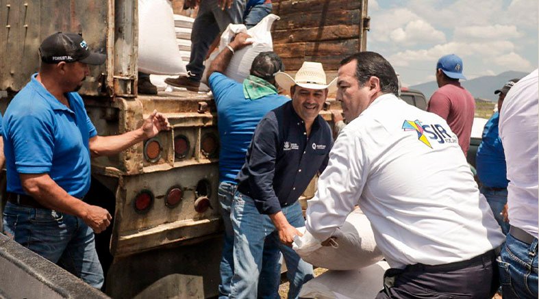 Entregan SEDEA y Municipio de San Juan del Río 51 toneladas de semilla 3 Entregan SEDEA