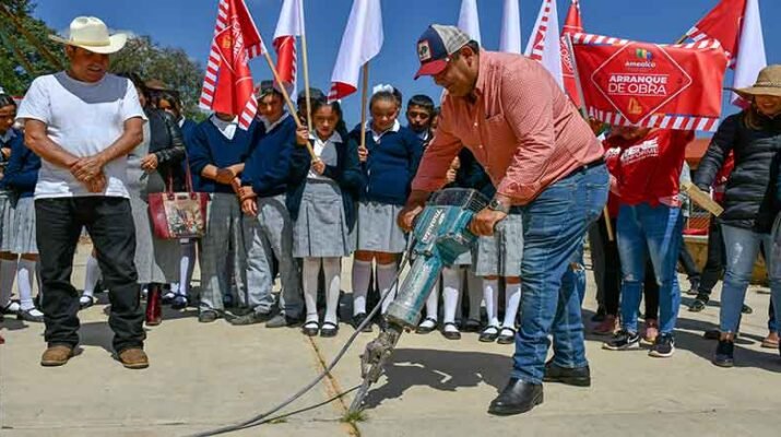 René Mejía realiza gira de arranques de obra 1 René Mejía