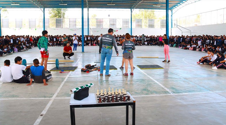 Encabeza Miguel Martínez