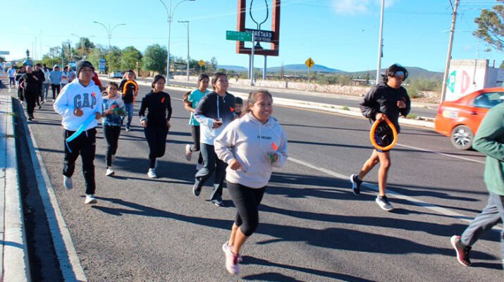 Realizan en Colón, Carrera para promover la no violencia contra la Mujer 5 Realizan en