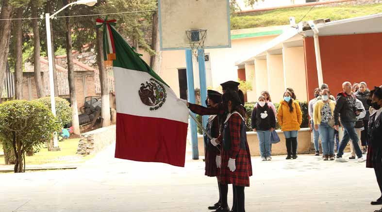 Entregan equipos de cómputo en San Joaquín 2 computo 2