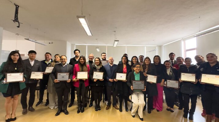 DDHQ Entrega Distintivo Empresa Comprometida Con Los Derechos Humanos 6 DDHQ Entrega