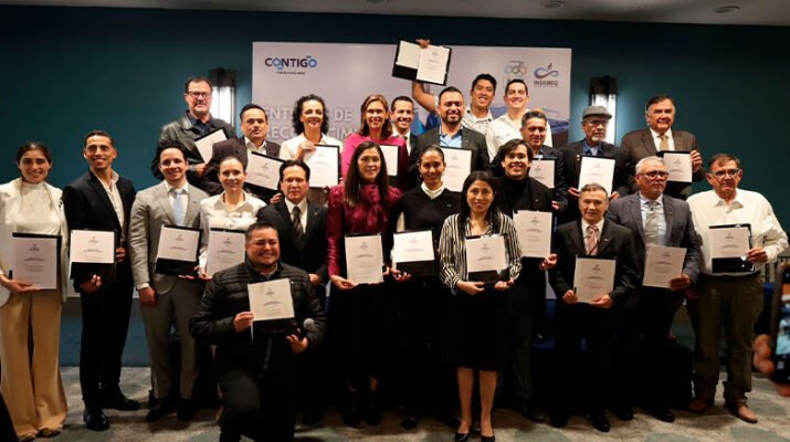 Entregan reconocimiento