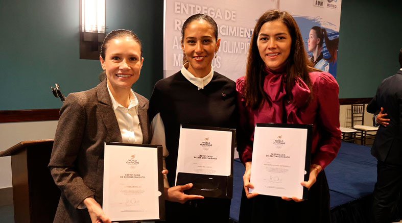 Entregan reconocimiento