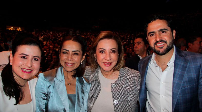 Agustín Dorantes, Precandidato Del Pan Al Senado, Felicita A Felifer Por Su Trabajo 2 Agustín