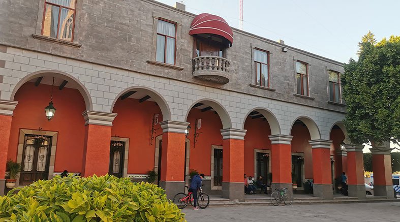 Pedro Escobedo con