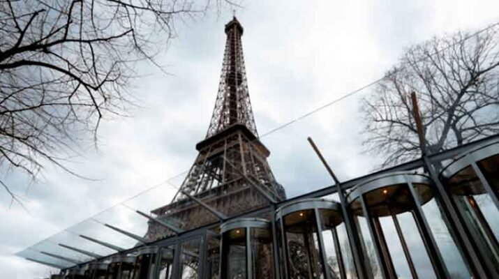 Turistas lamentan cierre de la Torre Eiffel 1 Turistas