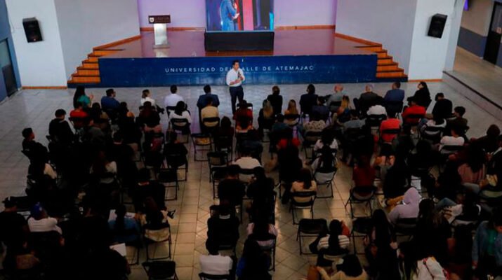 Felifer Macías solicita licencia al cargo de diputado federal 19 Macías