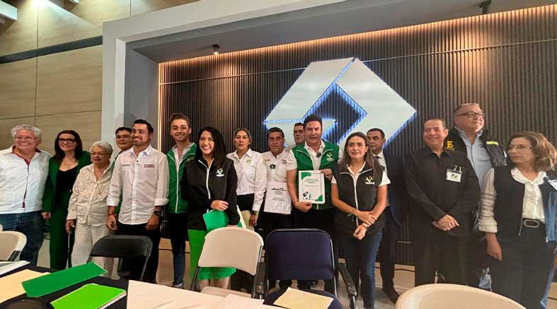 Astudillo presenta a