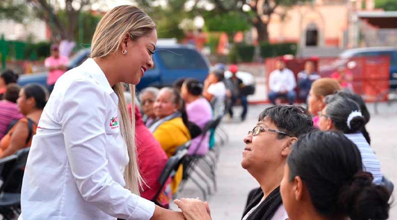 Paloma Silva Recorrió las comunidades de Pedro Escobedo 2 Silva Recorrió