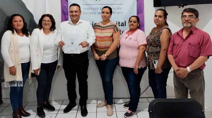 Toño Velázquez se registra en Ezequiel Montes 18 Toño