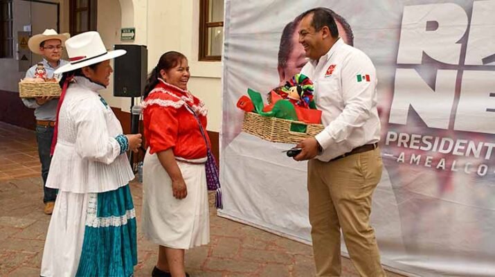 René Mejía reafirma compromisos con comerciantes y prestadores de servicios 1 y prestadores