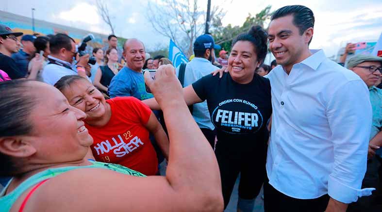 Acude Felifer al cierre de campaña de Arturo Torres 2 Felifer al