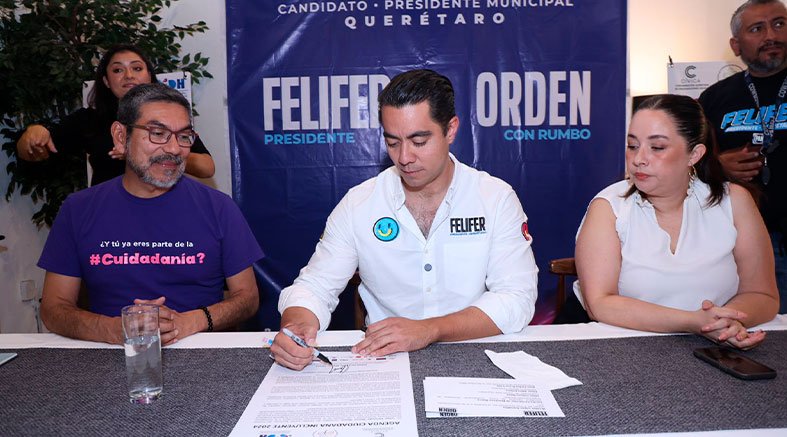 Firma Felifer Macías la Agenda Ciudadana Incluyente 2024 2 Firma Felifer