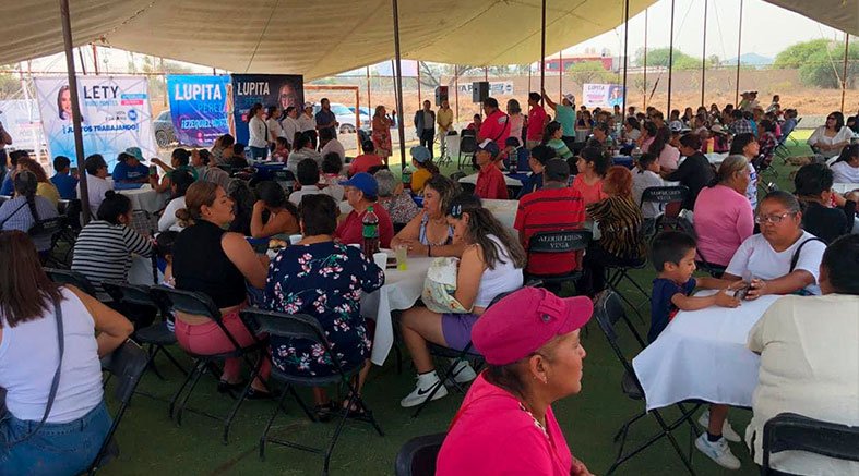 Lupita Pérez se reúne con mujeres de Ezequiel Montes 2 Pérez se