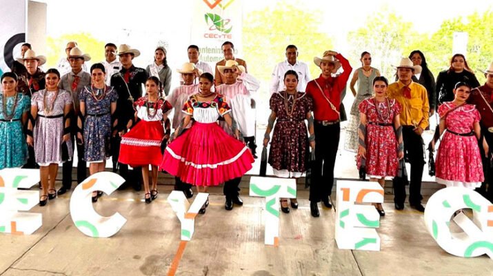 Ballet Folklórico de CECyTEQ Peñamiller inicia gira por Europa 2 Folklórico