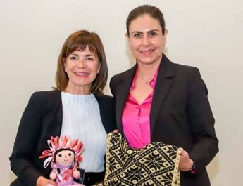 Se reúne Adriana Vega con titular del WTTC