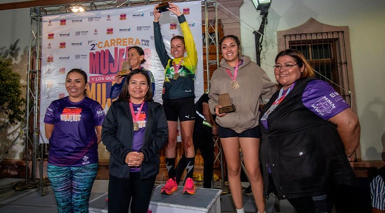 Claudia Martínez premia a ganadores de la “2a. Carrera por las mujeres” 5 Martínez premia