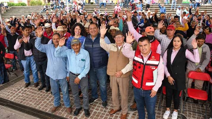 René Mejía Realiza Arranque Masivo de Obras Públicas 1 René Mejía Realiza Arranque Masivo de Obras Públicas