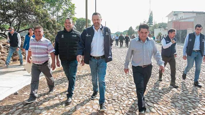 Urbanizan calle en la comunidad Senegal de las Palomas 21 Senegal de