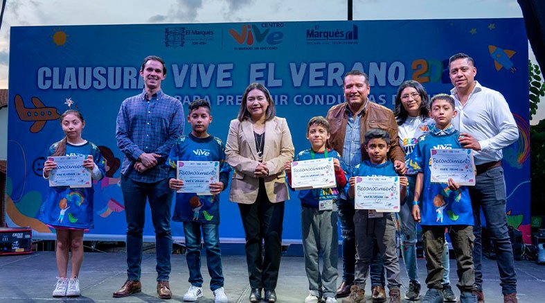 Claudia Martínez clausura cursos de verano del Centro Vive El Marqués 2 Claudia Martínez clausura