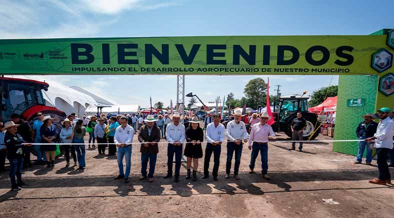 Claudia Martínez inaugura