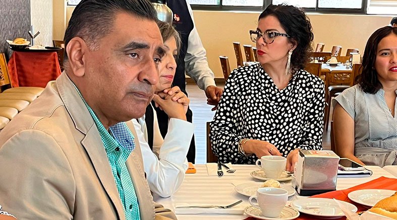 Impulsa CECyTEQ vinculación con el sector empresarial 2 Impulsa CECyTEQ