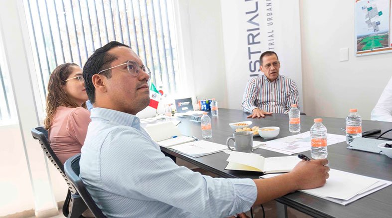 Se reúne Chepe Guerrero con empresarios del grupo Industrialix* 2 reúne Chepe