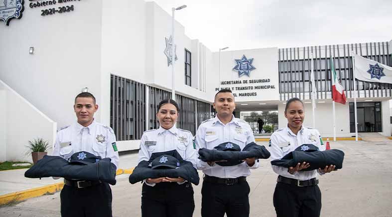 380 policías