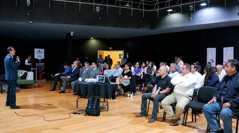 AMIQRO fortalece el vínculo entre pymes y grandes industrias 2 AMIQRO fortalece