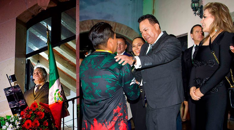 Conmemora Juan