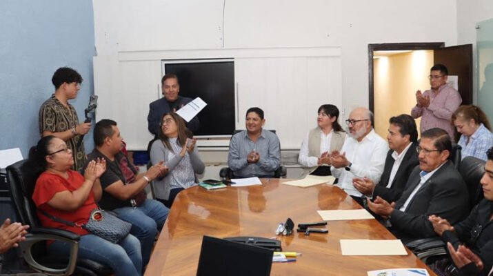 Recibe Miguel Martínez Aplicación Móvil “Ruta de la Barbacoa y el Pulque” 21 Recibe Miguel