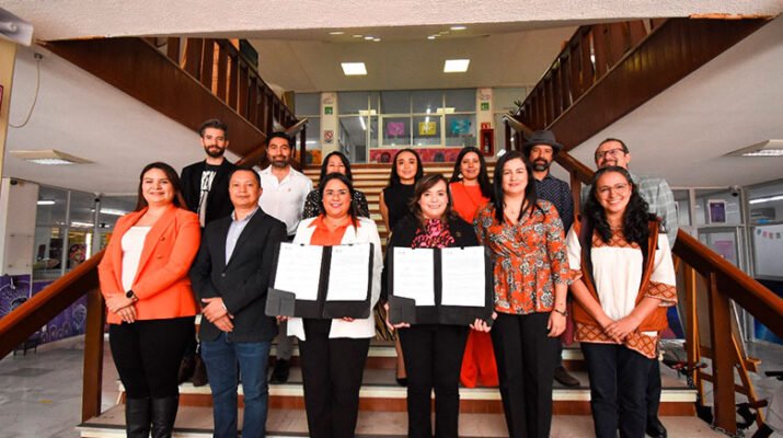 Firma IEEQ convenio con la UAQ por la cultura democrática 1 Firma IEEQ