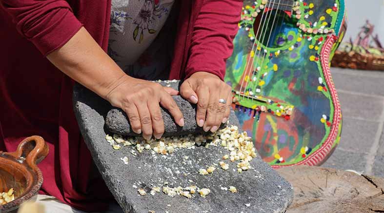 Jubilado UAQ expone “La leyenda del maíz. El viaje” 4 leyenda 2