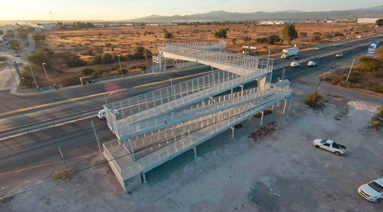 Entregó Chepe Guerrero el puente peatonal La Vida 2 Entregó Chepe