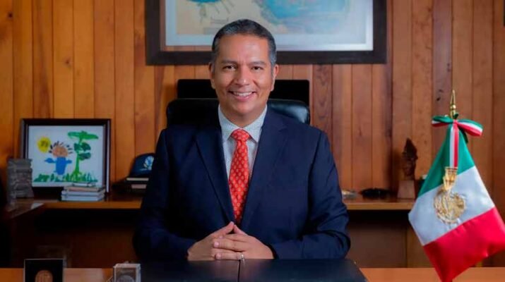 Renuncia Adrián Pedrozo tras escándalo de boda en el Munal 8 Renuncia