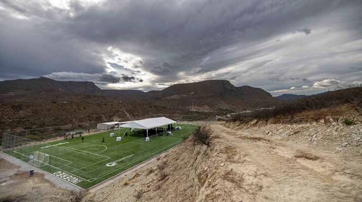El Portugués recibe cancha de futbol 7 1 El Portugués