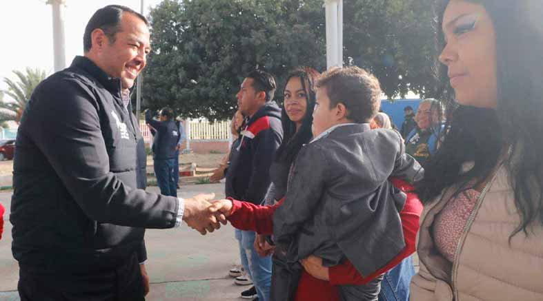Roberto Cabrera entrega techumbre al preescolar Alfonso García Robles 2 entrega techumbre
